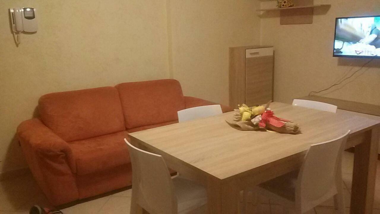 Bnb Del Nilo Apartment Montesilvano Bagian luar foto