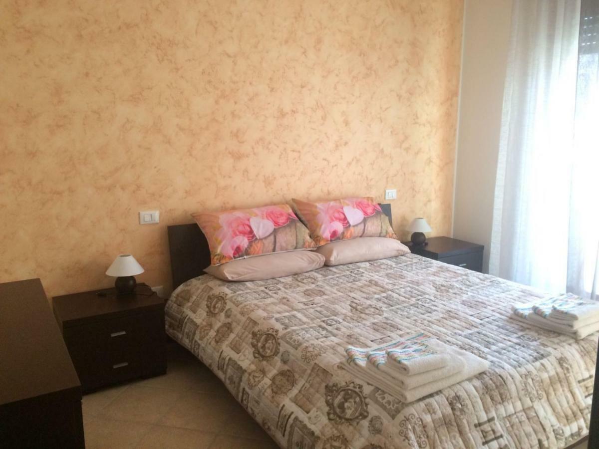 Bnb Del Nilo Apartment Montesilvano Bagian luar foto